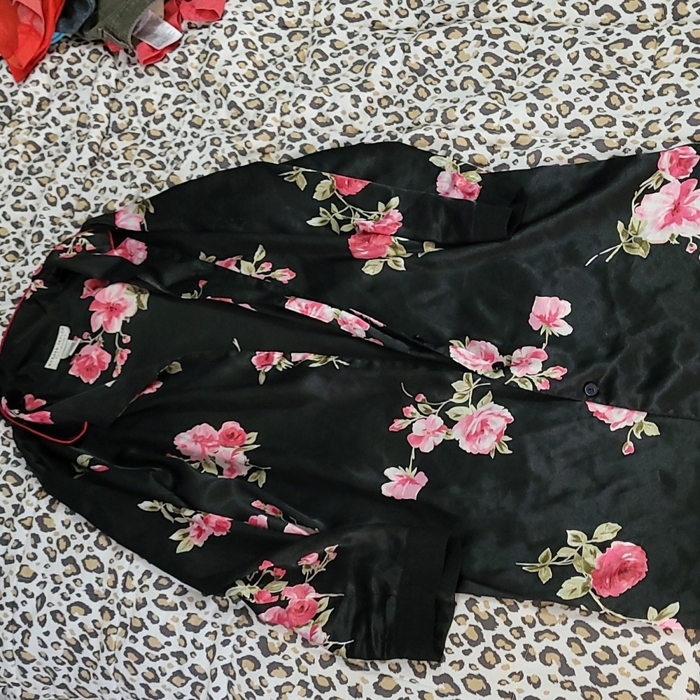 Morgan Taylor button up night gown